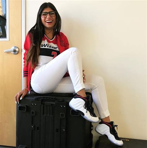 mia khalifa follando|MIA KHALIFA